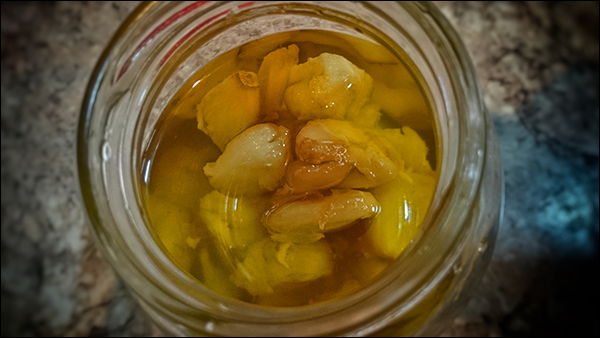 Ajos confitados interior