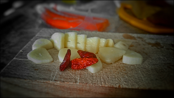 Ajo y guindillas