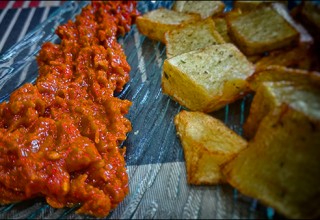 Salsa picante de tomate con un toque de Angostura