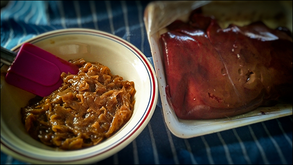 Higaditos y cebolla caramelizada