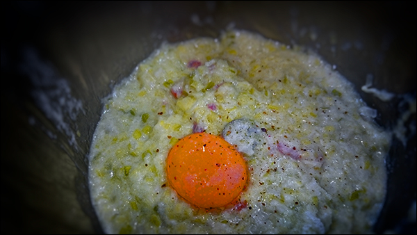 Mezclando ingredientes para el relleno