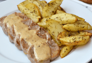 Solomillo de cerdo con salsa de champiñones