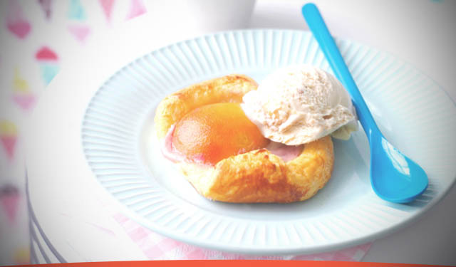 Receta de Tartaleta con melocotón y helado de caramelo