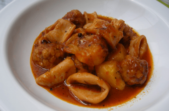 Albóndigas con calamares