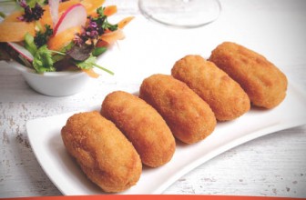 Receta de Croquetas con ensalada de vegetales y vinagreta