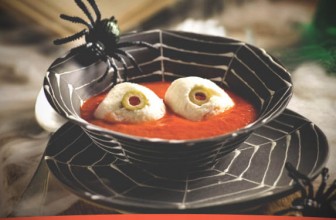 Receta de Ojos en sangre -Mozzarella en salsa de tomate-