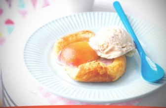 Receta de Tartaleta con melocotón y helado de caramelo